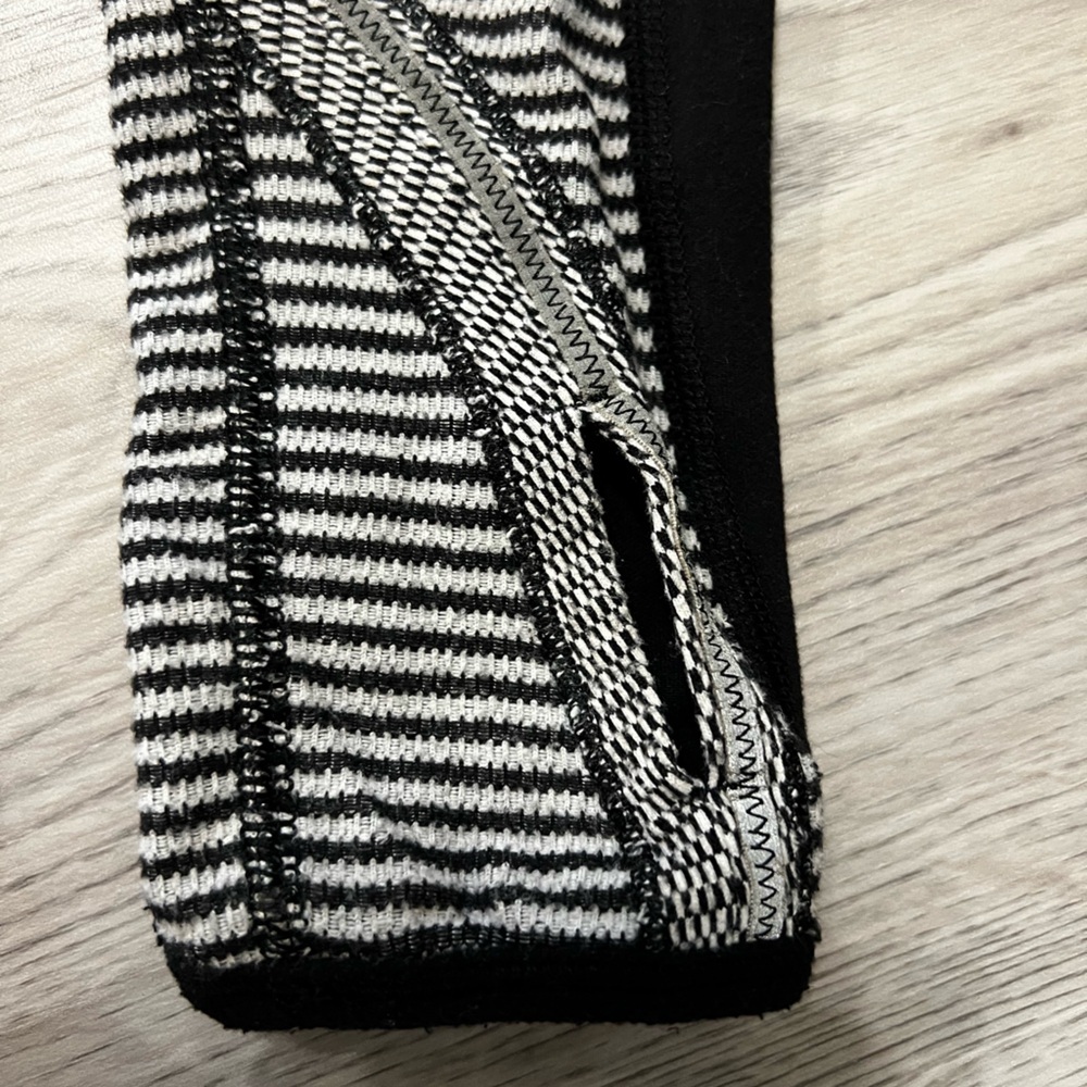 Lululemon Black Run U-Turn 1/4 Zip Pullover Reversible Stripe - Picture 2 of 9